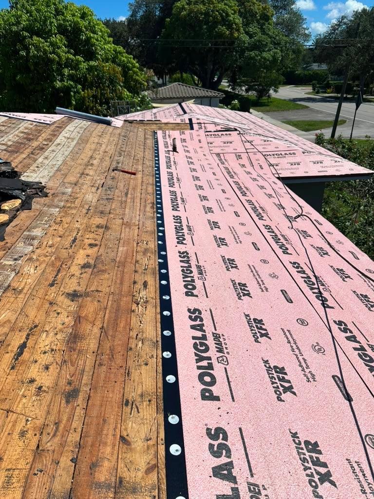 Construction photo, Shores Crest
