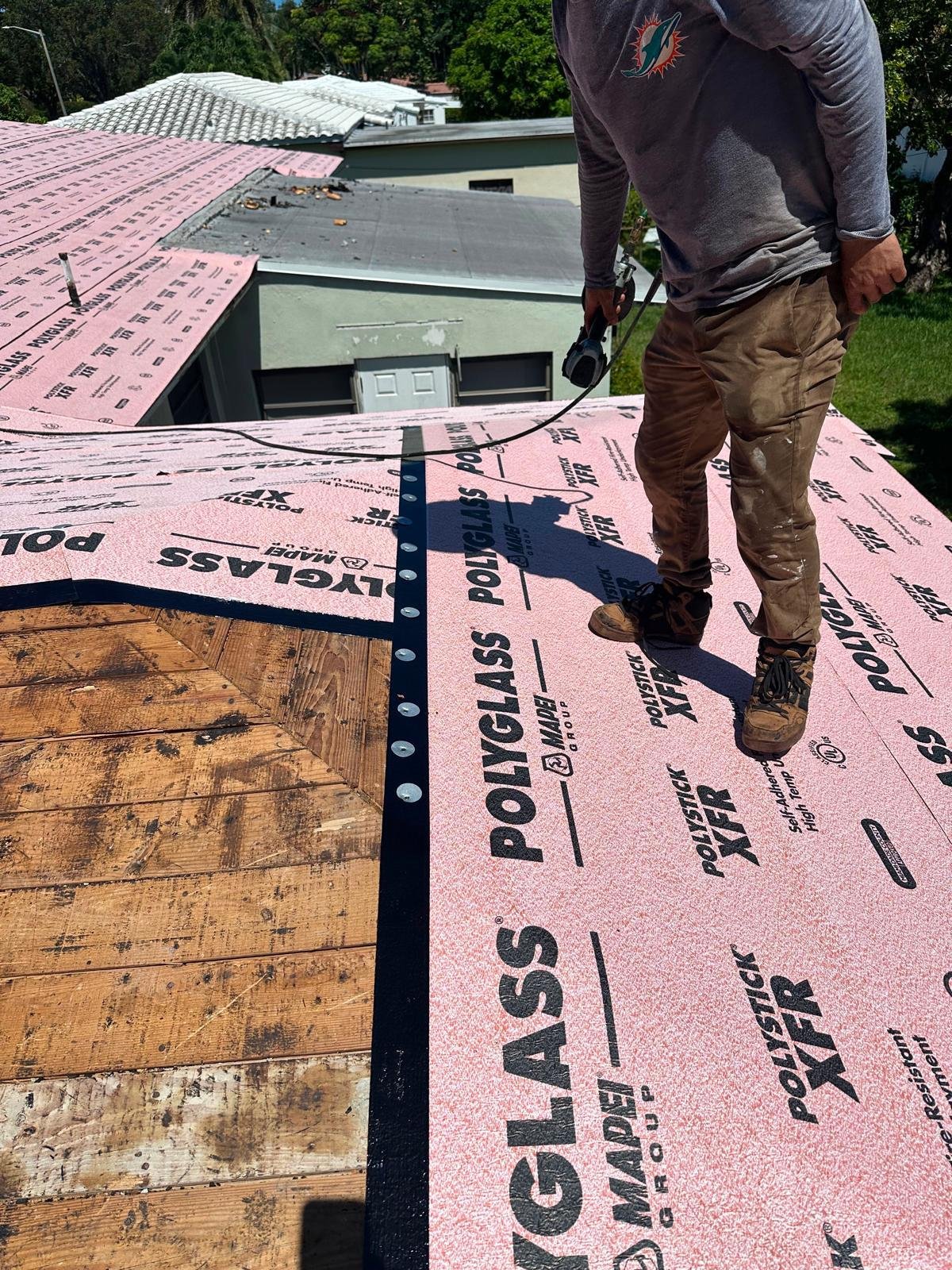 Construction photo, Shores Crest